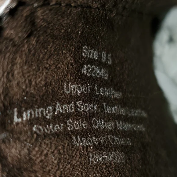 NWT Chelsea Suede Boots Size 9.5 VDark Brown Color - Picture 7 of 8